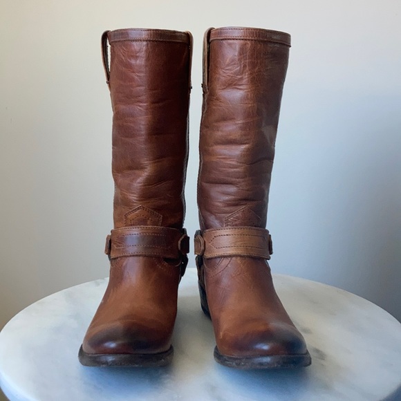NWT FRYE CARSON HARNESS COGNAC TALL BOOTS SIZE 7M